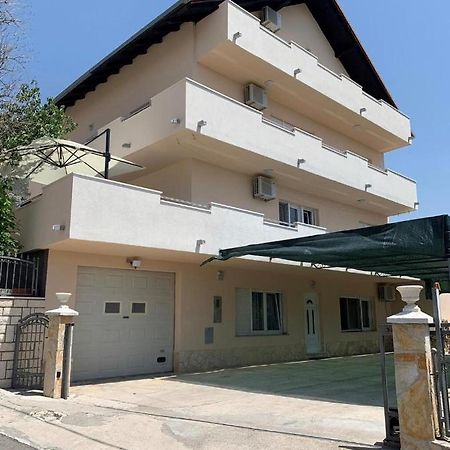 Apartmani Sandra Kaštela المظهر الخارجي الصورة